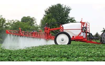 Жидкие комплексные удобрения для растений: компоненты состава, способы использования и главные плюсы